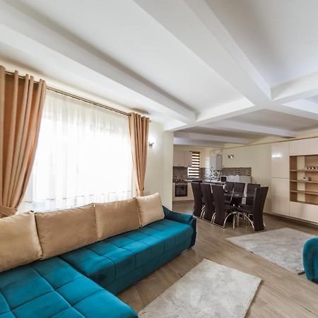 Luxury Desing Apartment Piteşti Esterno foto