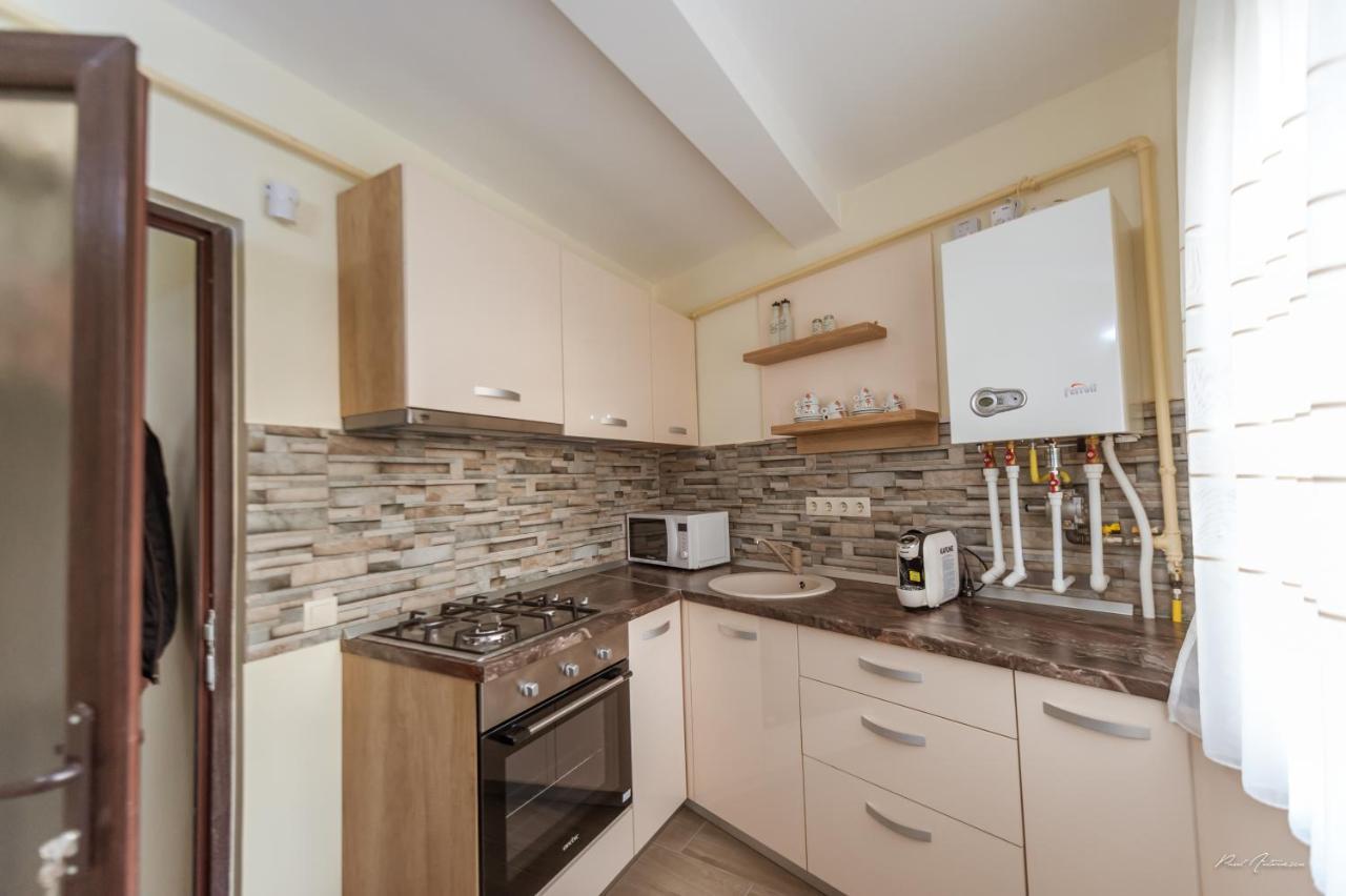 Luxury Desing Apartment Piteşti Esterno foto