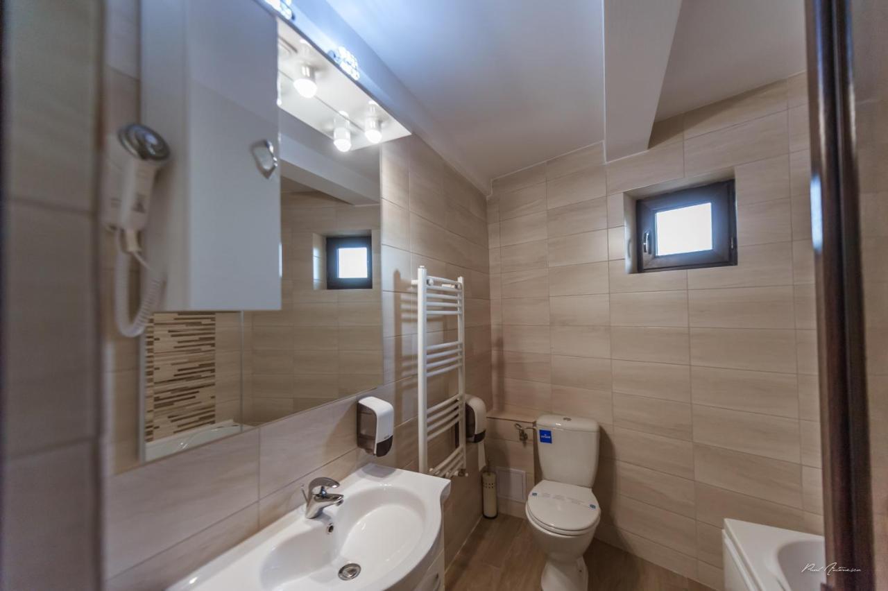 Luxury Desing Apartment Piteşti Esterno foto
